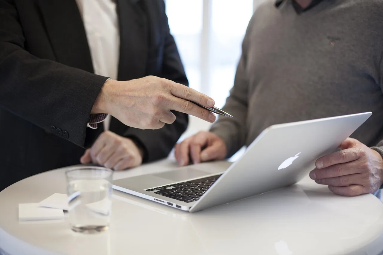 consulting, edp, businessman, business people, notebook, meeting, consulting, consulting, consulting, consulting, consulting, meeting, meeting, meeting. Corporate communications agencies: screening fit, evidence and terms before fee