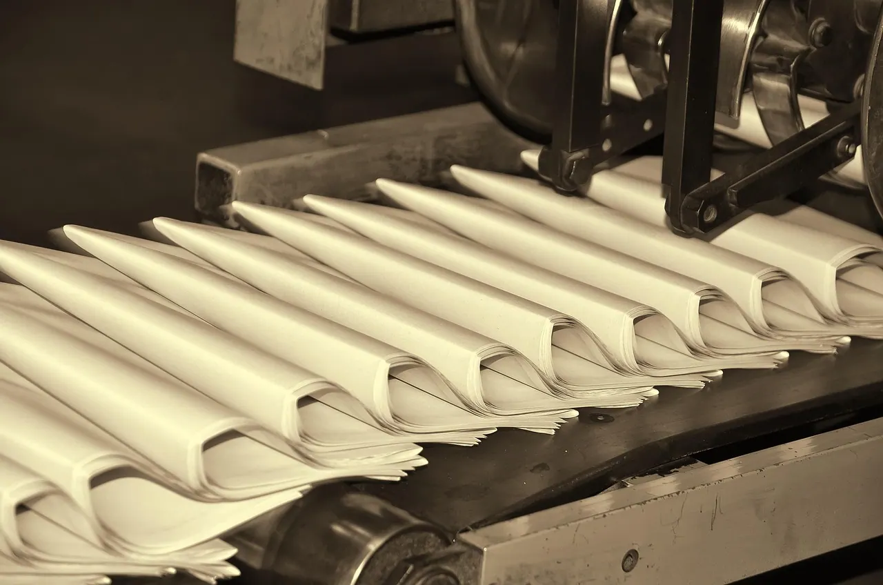 paper, press, newspapers, journalist. How to Pitch Journalists Without Wasting Their Time