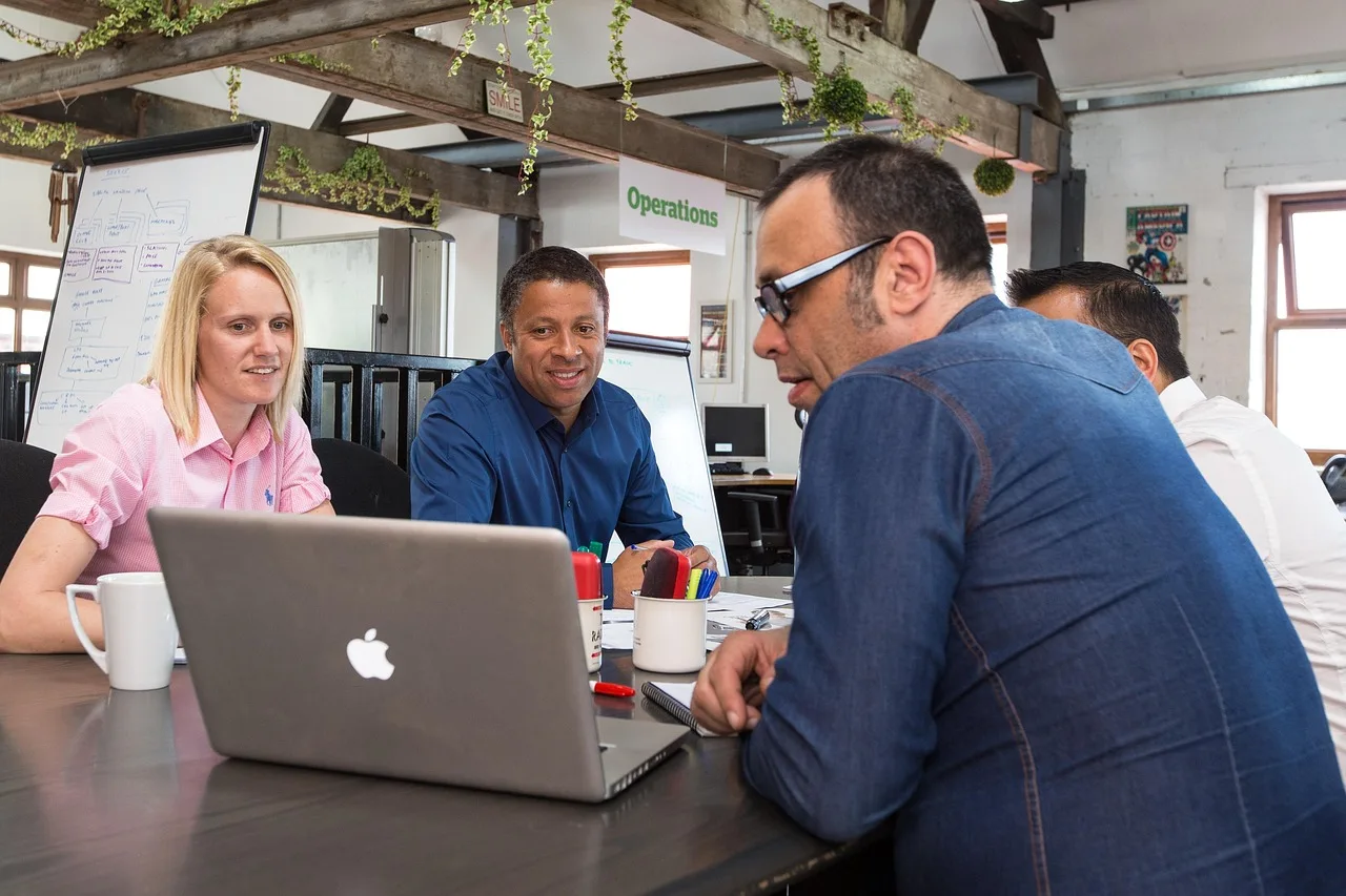 meeting, informal, business, team, chatting, office, people, smile, talk, relax, discuss, coworking, discussion, chatting, chatting, chatting, coworking, coworking, coworking, discussion, discussion, discussion, discussion, discussion. Internal communications examples worth copying, and why